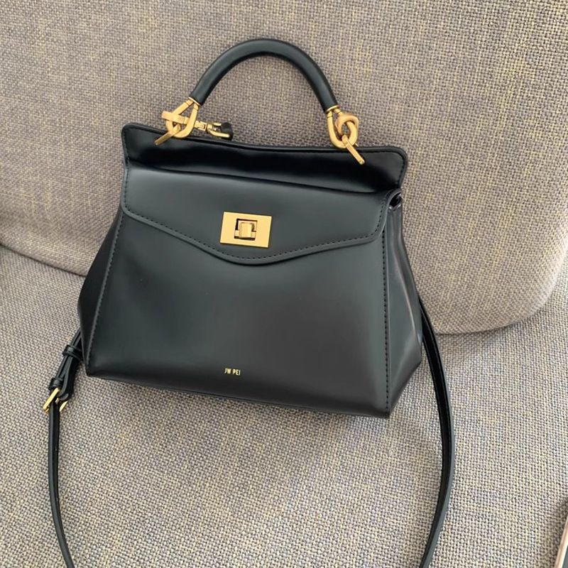 JW PEI Pillow Bag, Lock Bag, S - огляд і ціна Luxury Bags Affordable