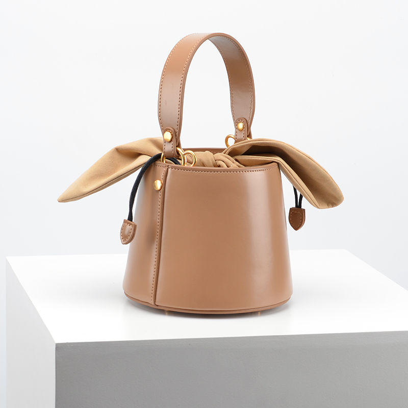 Rabbit Ears Versatile Bucket B - огляд і ціна Bucket Bag Suede