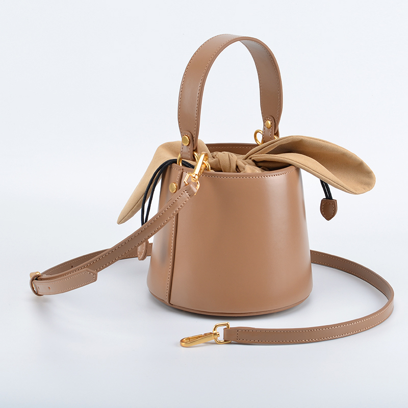 Rabbit Ears Versatile Bucket B - огляд і ціна Bucket Bag Suede