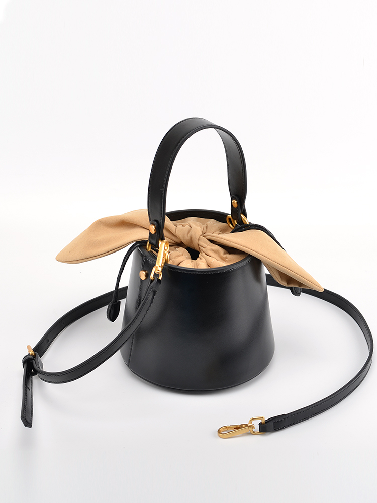 Rabbit Ears Versatile Bucket B - огляд і ціна Bucket Bag Suede