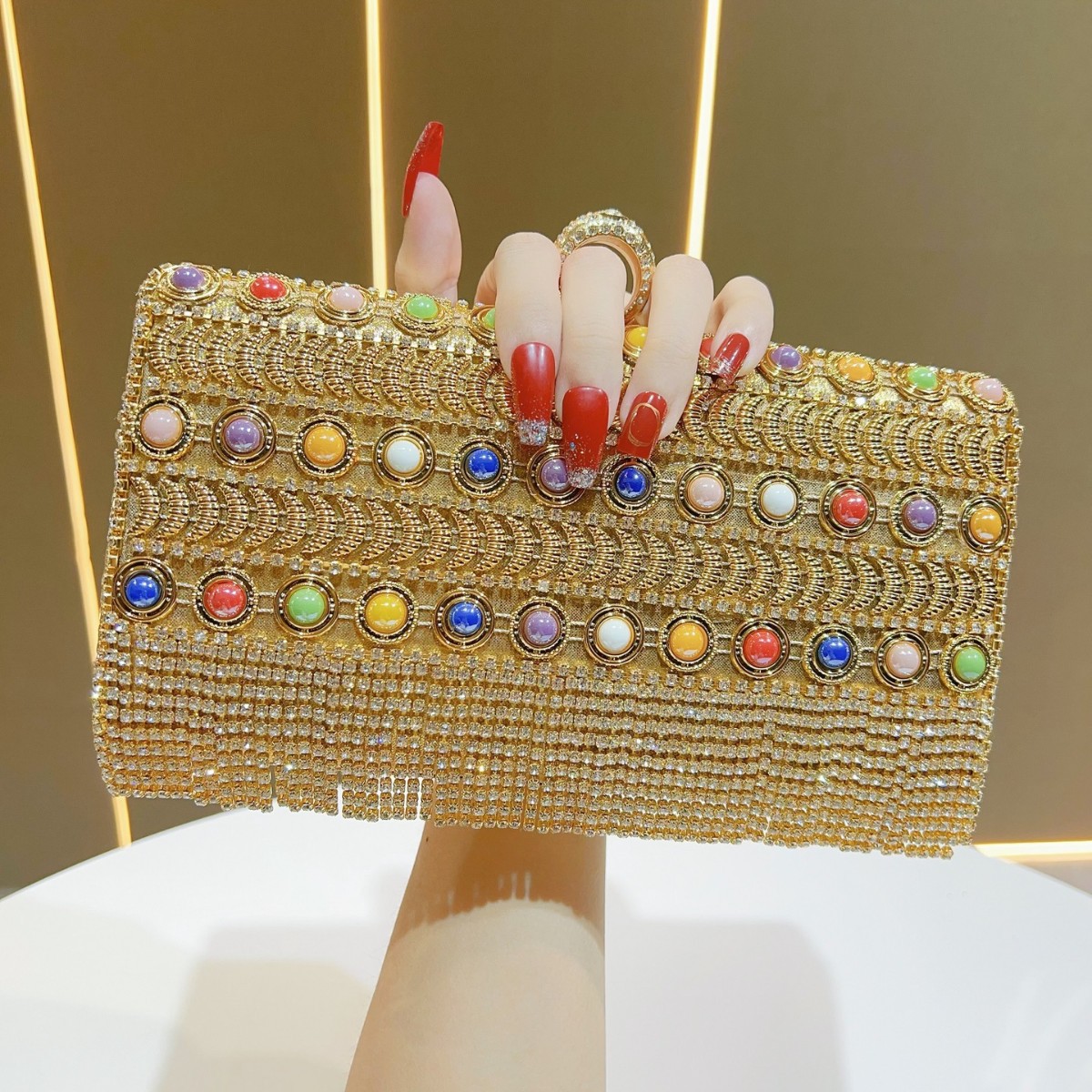Luxury Rhinestone Tassel Gold  - огляд і ціна Luxury Bags Europe