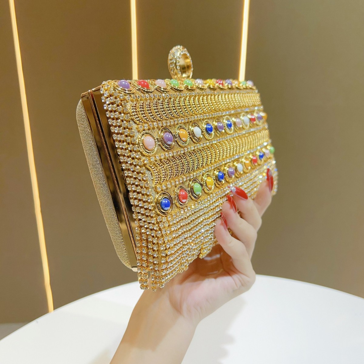 Luxury Rhinestone Tassel Gold  - огляд і ціна Luxury Bags Europe