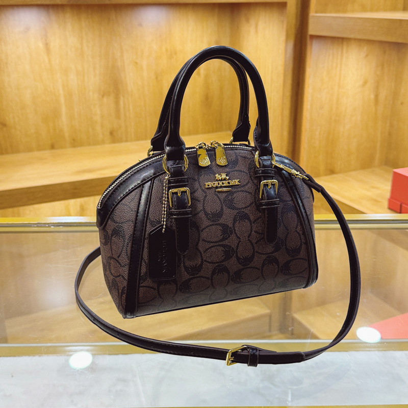 Luxury Logo Metal Plate Handhe - огляд і ціна Luxury Bags No Logo