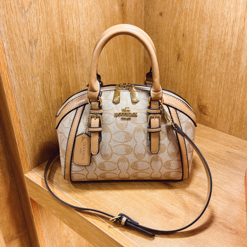 Luxury Logo Metal Plate Handhe - огляд і ціна Luxury Bags No Logo
