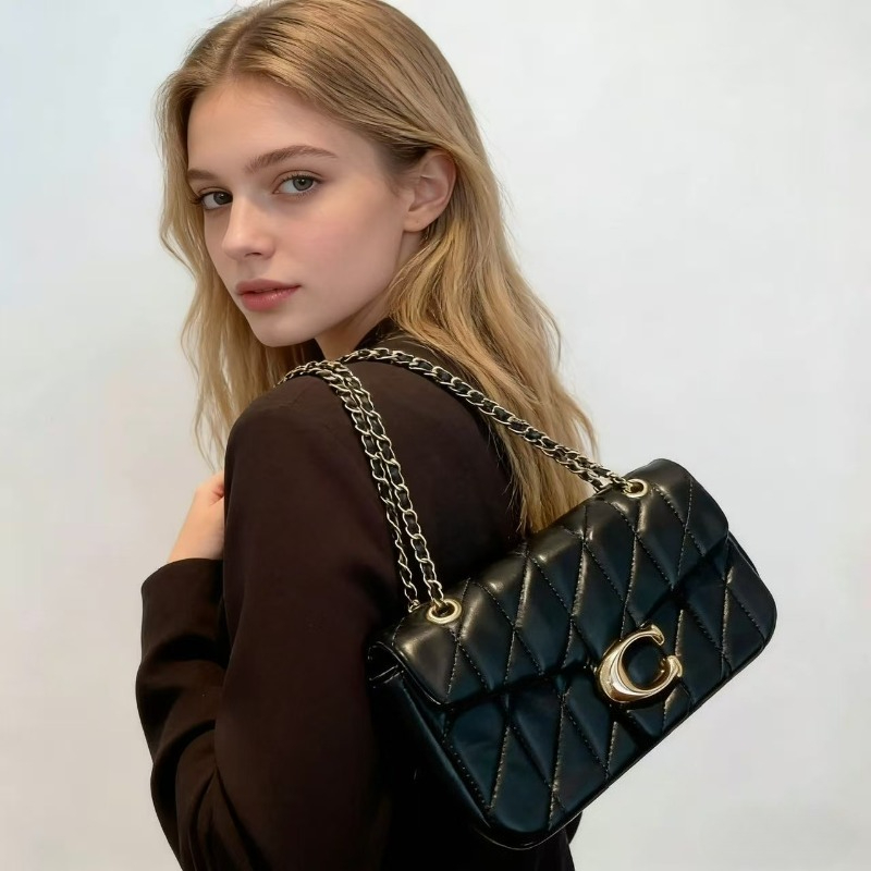 Luxury Women's Crossbody Bag P - огляд і ціна Luxury Bags For Sale