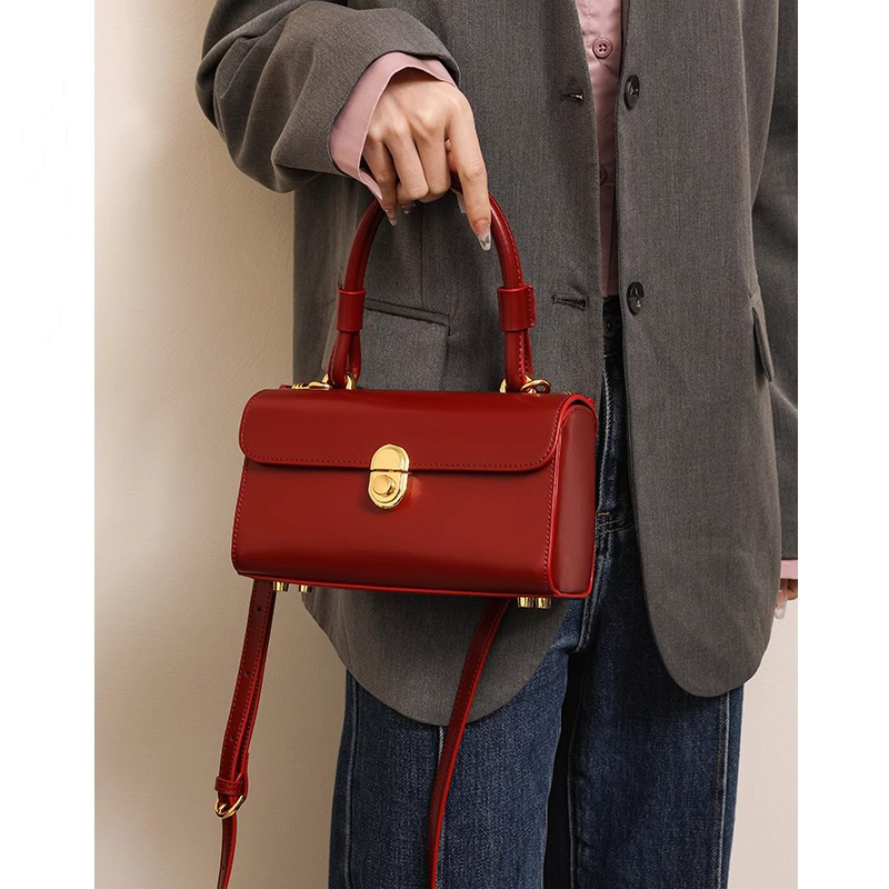 Luxury Bridal Red Wedding Bag  - огляд і ціна Luxury Bags Korea