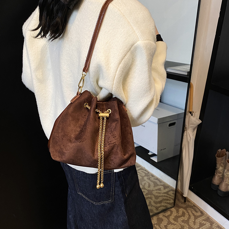 2026 Soft Commuting Crossbody  - огляд і ціна Bucket Bag Suede